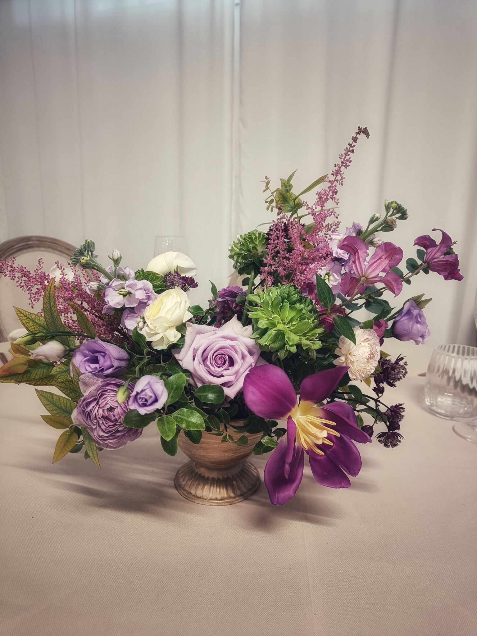 Centre table mariage purple green