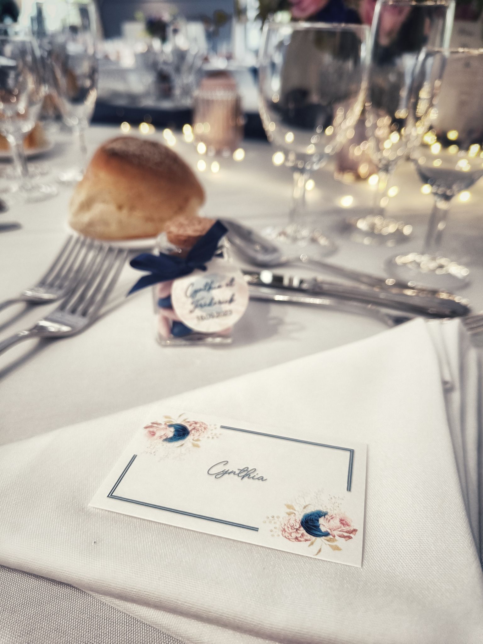 Mariage bleu nuit marque place