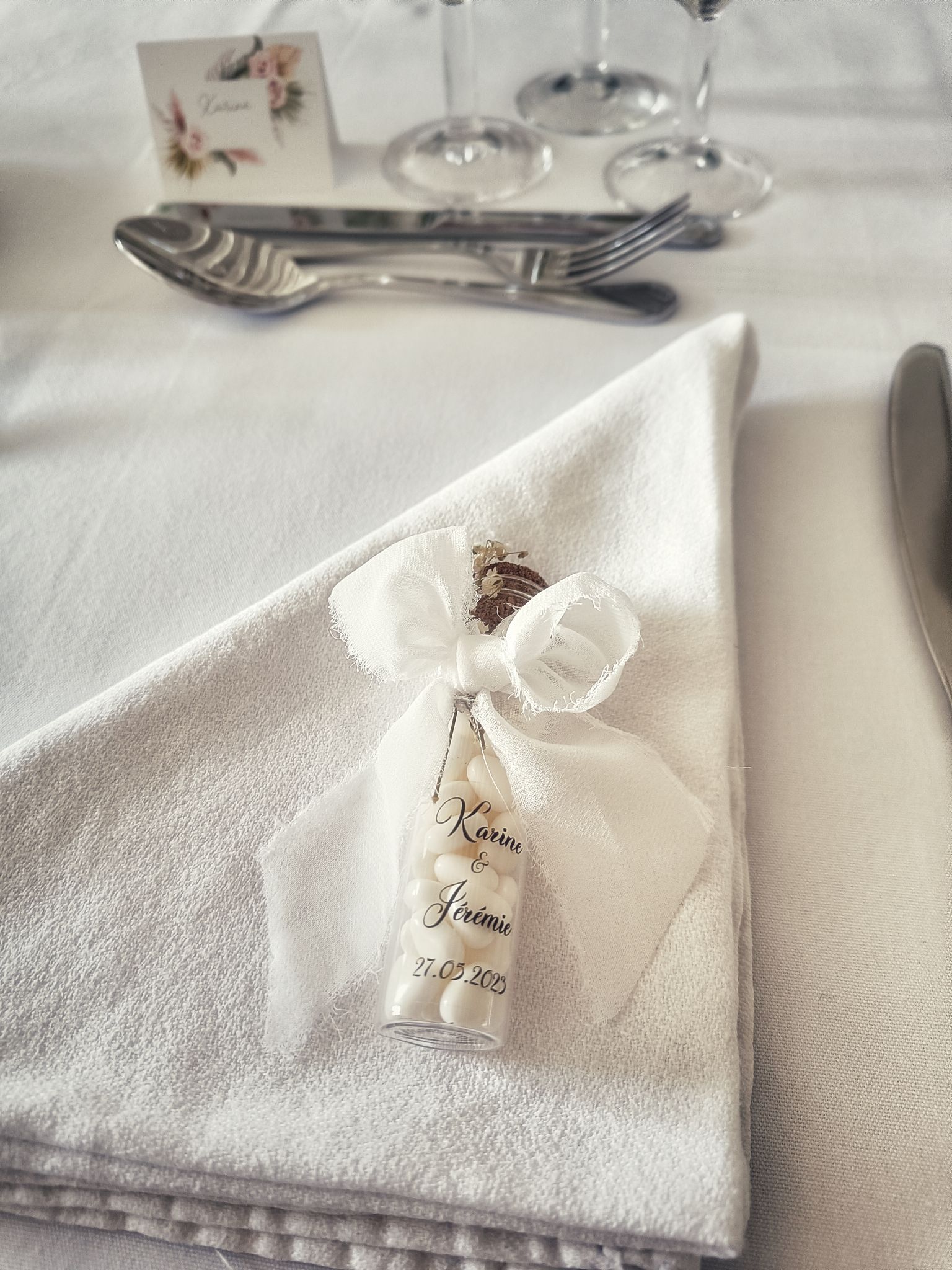 Mariage boheme cadeaux invites tube verre dragees