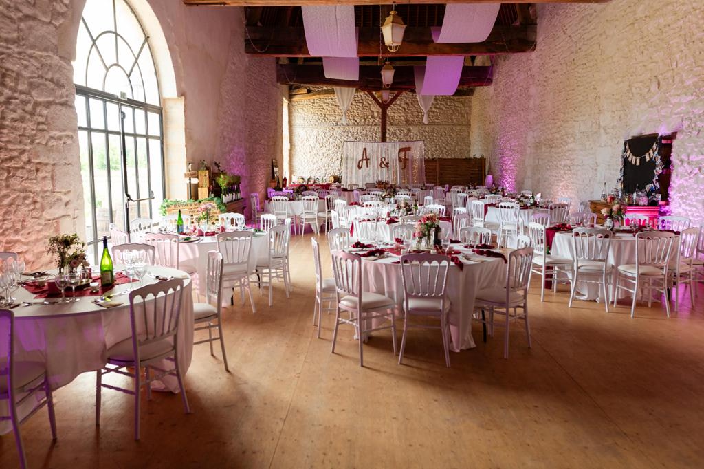 Mariage burgundy vin decoration salle